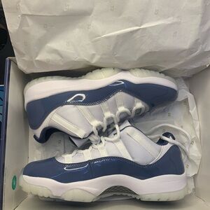 Jordan 11 low diffused blue size 9.5